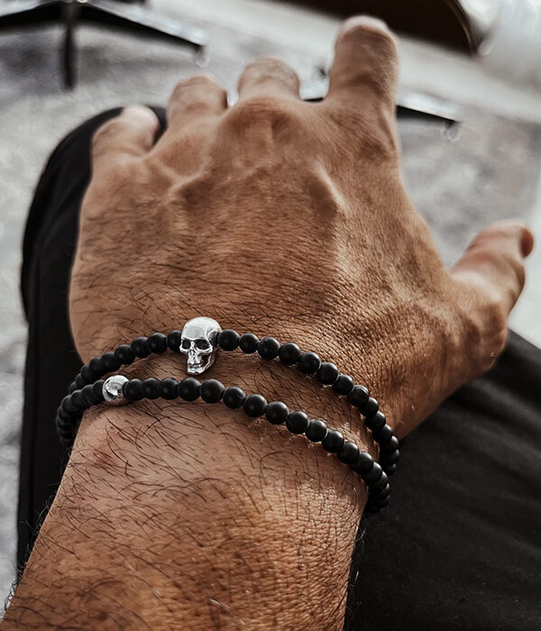 Bracelet with black onyx stones & Skull 4mm